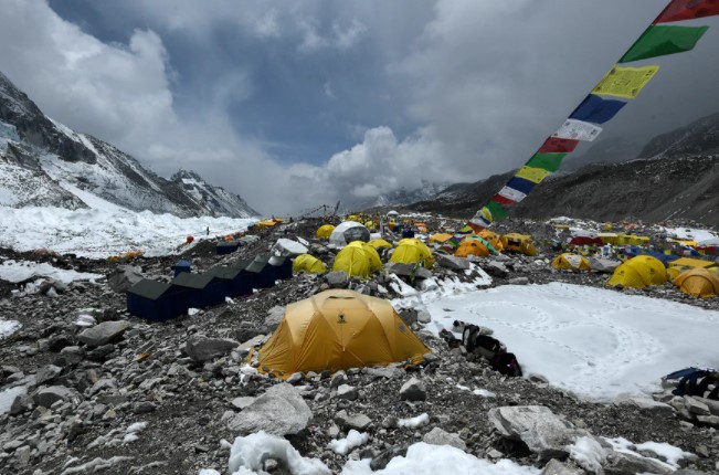 Por qué China dibujará una “línea de demarcación” en la cima del Everest