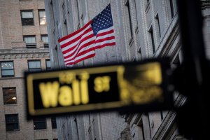 Wall Street abre en rojo a la espera de las minutas de la Fed