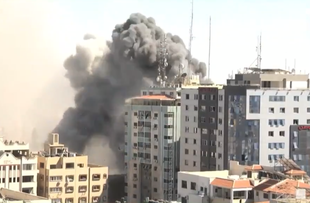 Impactante: Edificio con oficinas de prensa internacional en Gaza fue bombardeado por Israel (VIDEO)