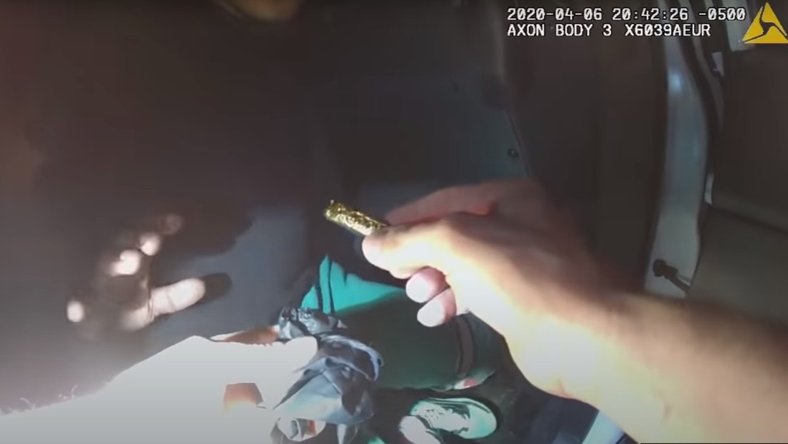 Sucedió en Springfield: Policías confundieron las cenizas de una bebé con drogas durante una requisa (VIDEO)