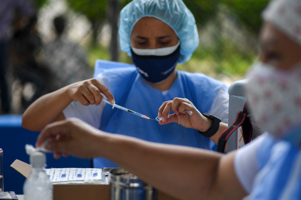 Dr. Julio Castro afirmó que infectarse con ómicron es “una ruleta rusa” pese a estar vacunado