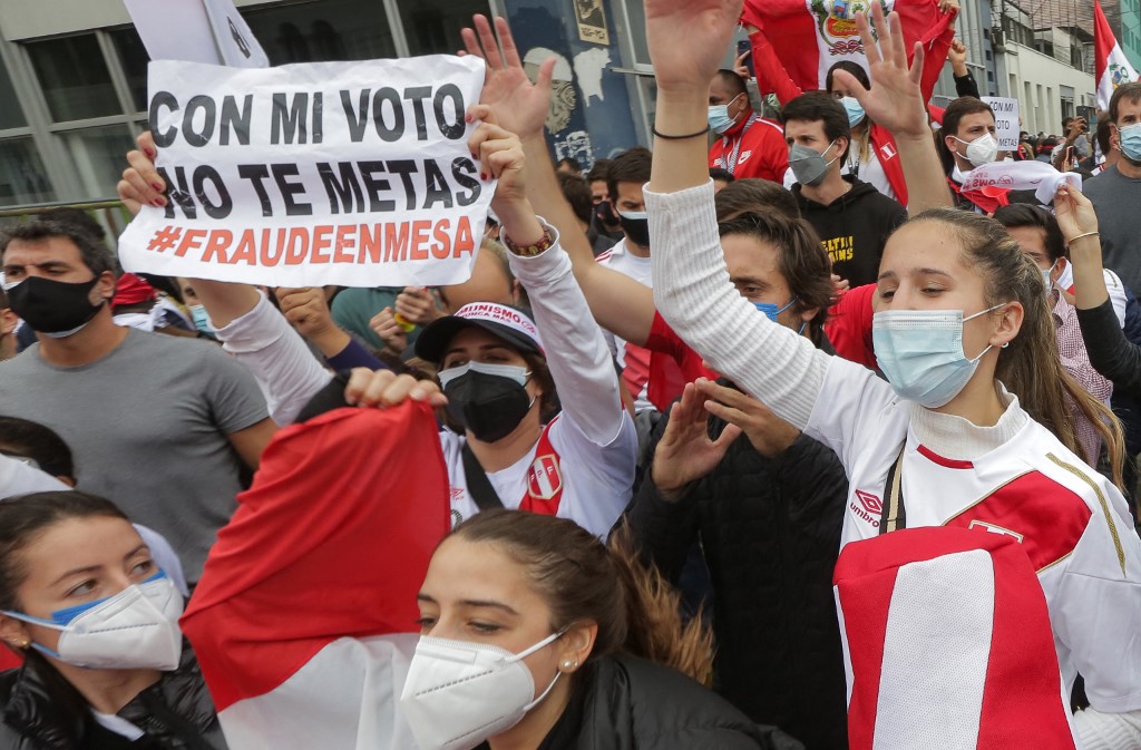 Jurados electorales peruanos iniciaron la revisión de votos impugnados