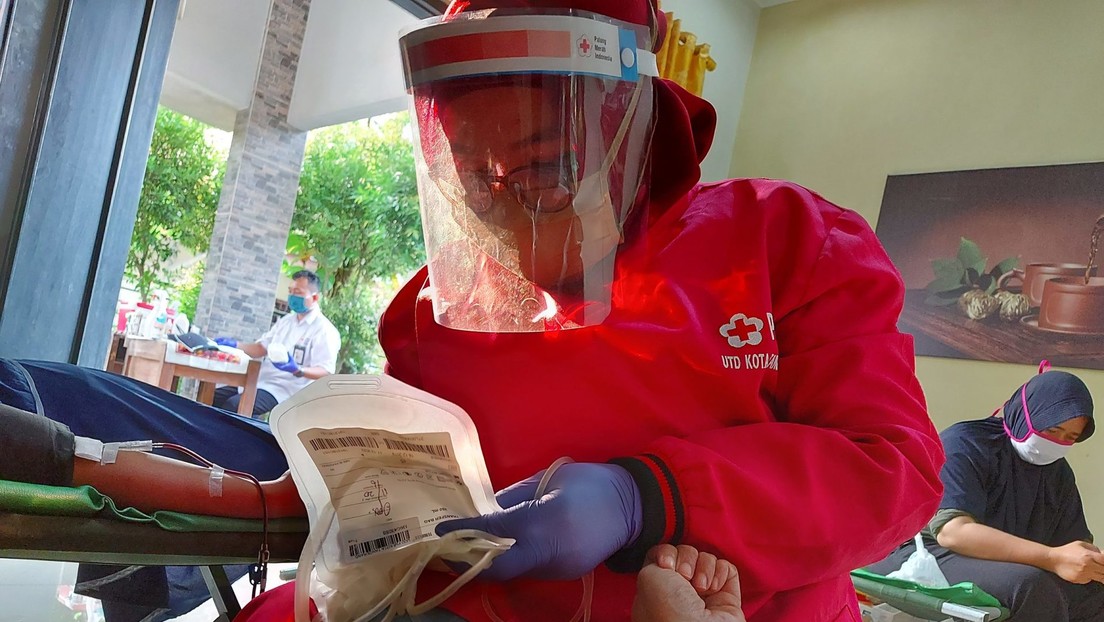La Cruz Roja ve en Indonesia “al borde del desastre” por la transmisión de la cepa Delta del coronavirus
