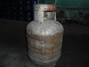 La banda del Coqui, a centímetros de destruir una familia: Bala perdida rozó bombona de gas de una vivienda en La Vega