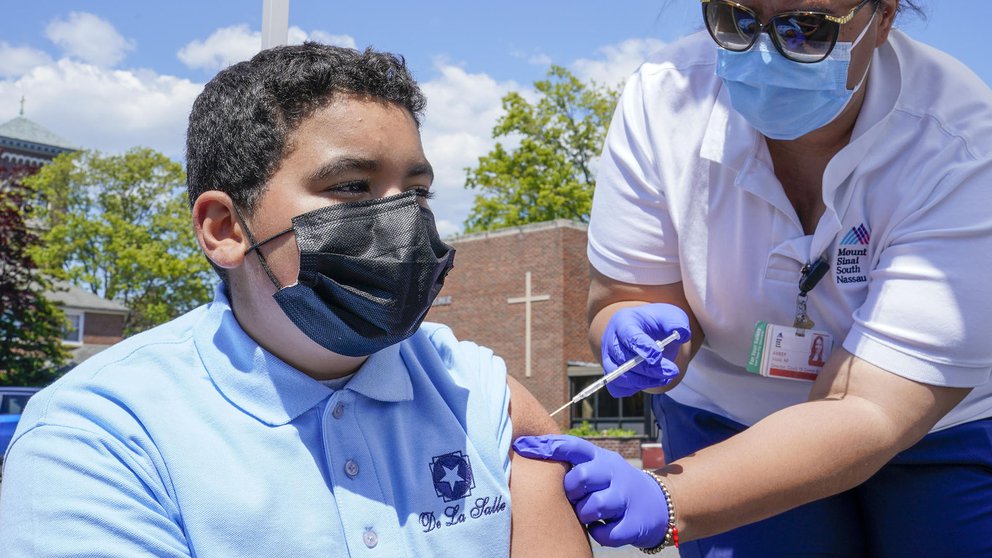 Nueva York vacunará contra el Covid-19 a estudiantes en escuelas públicas