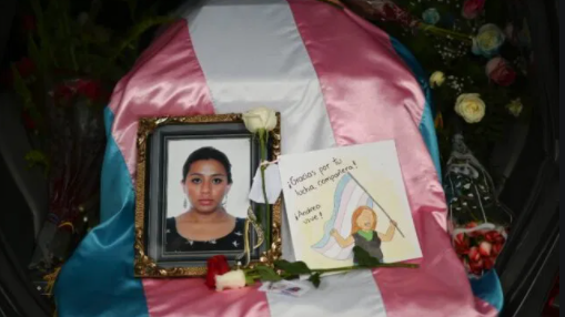 Comunidad Lgbtiq+ de Guatemala pide justicia durante sepelio de dirigente asesinada