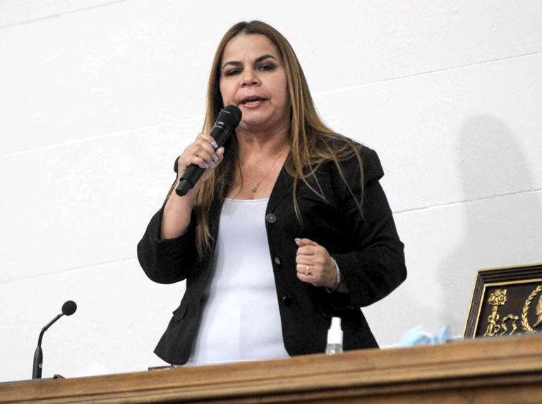 Infobae: Iris Varela montó un ejército personal de presos