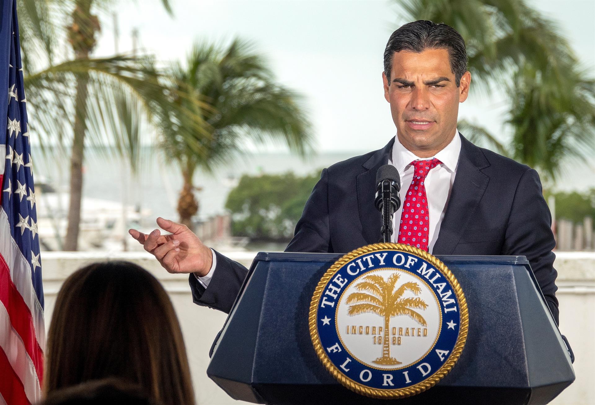 Alcalde de Miami respaldará la candidatura presidencial de Trump