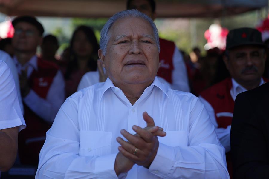 Régimen de Daniel Ortega nacionaliza al expresidente salvadoreño Salvador Sánchez Cerén, prófugo de la justicia