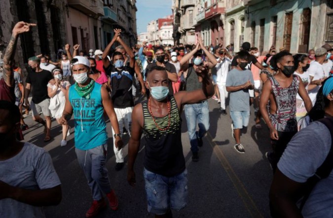 Sin vacunas, sin turistas y sin dólares: El imprevisible futuro de Cuba en medio de la frustración y las protestas