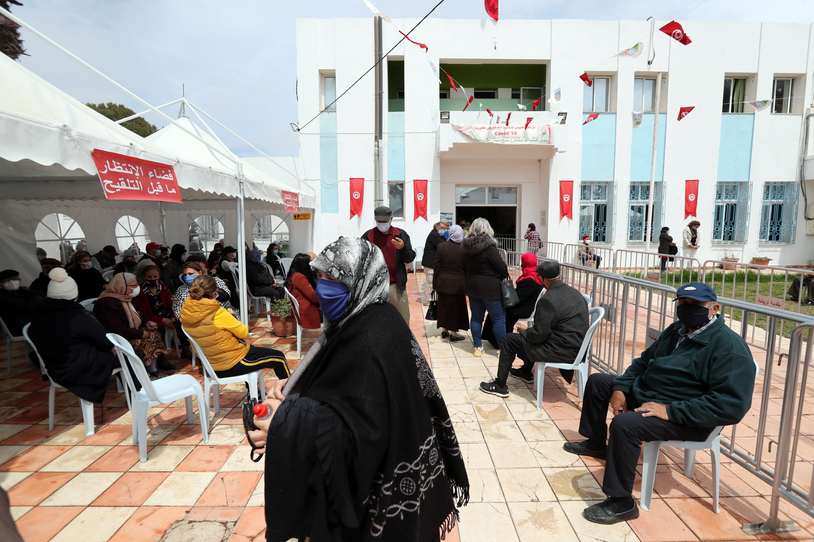 Túnez confirma 144 nuevos decesos en 24 horas con la pandemia descontrolada
