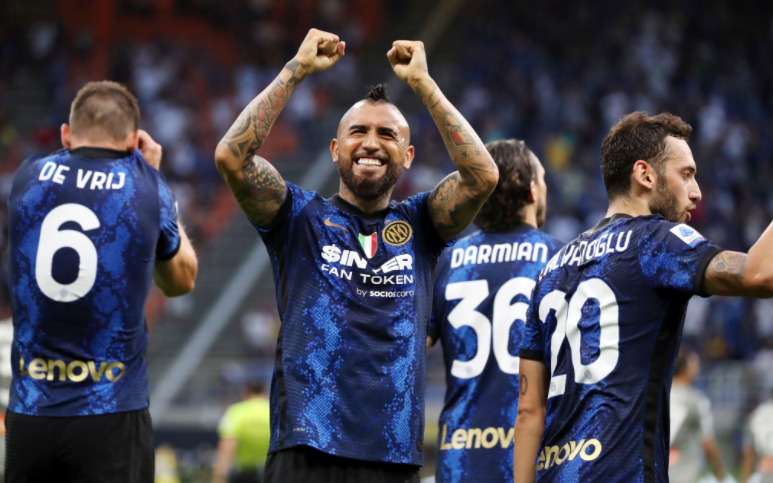 El Inter arrolla al Génova con gol y asistencia de Arturo Vidal