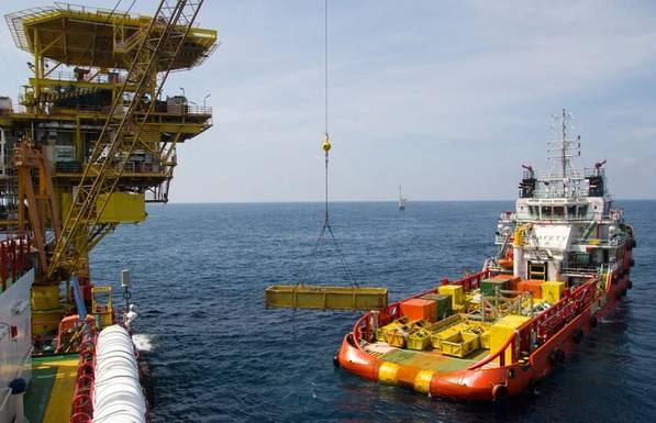 Shell se compromete a energizar plataforma costa afuera de Malasia con energía solar y eólica