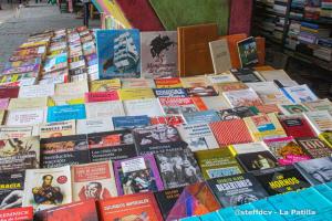 Libreros de la avenida Fuerzas Armadas, sorteando la lectura digital y la crisis venezolana (Video)