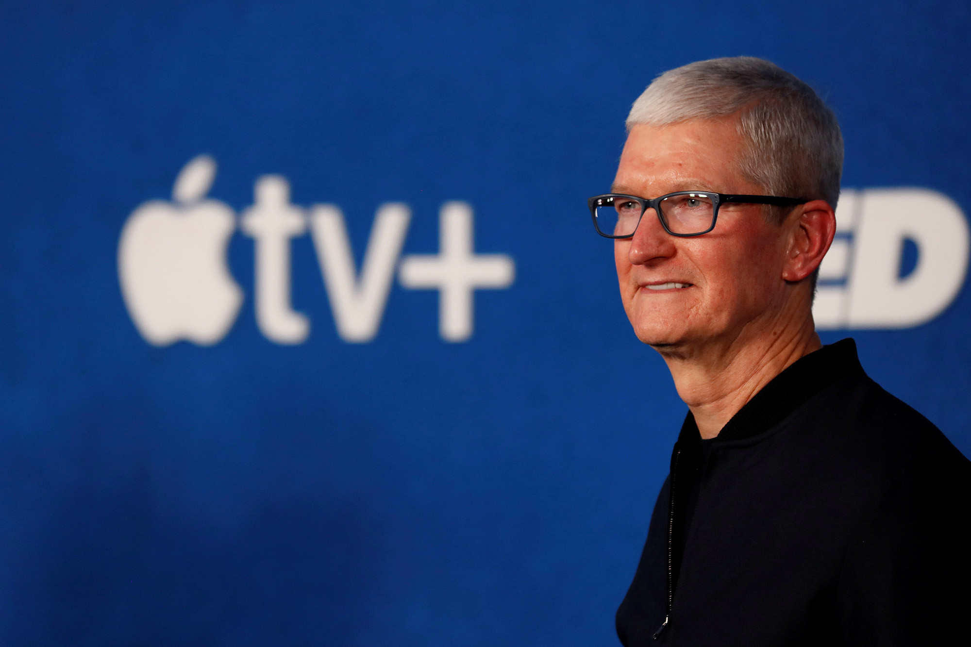 Tim Cook aceptó rebaja de más del 40% de su sueldo como CEO de Apple en 2023