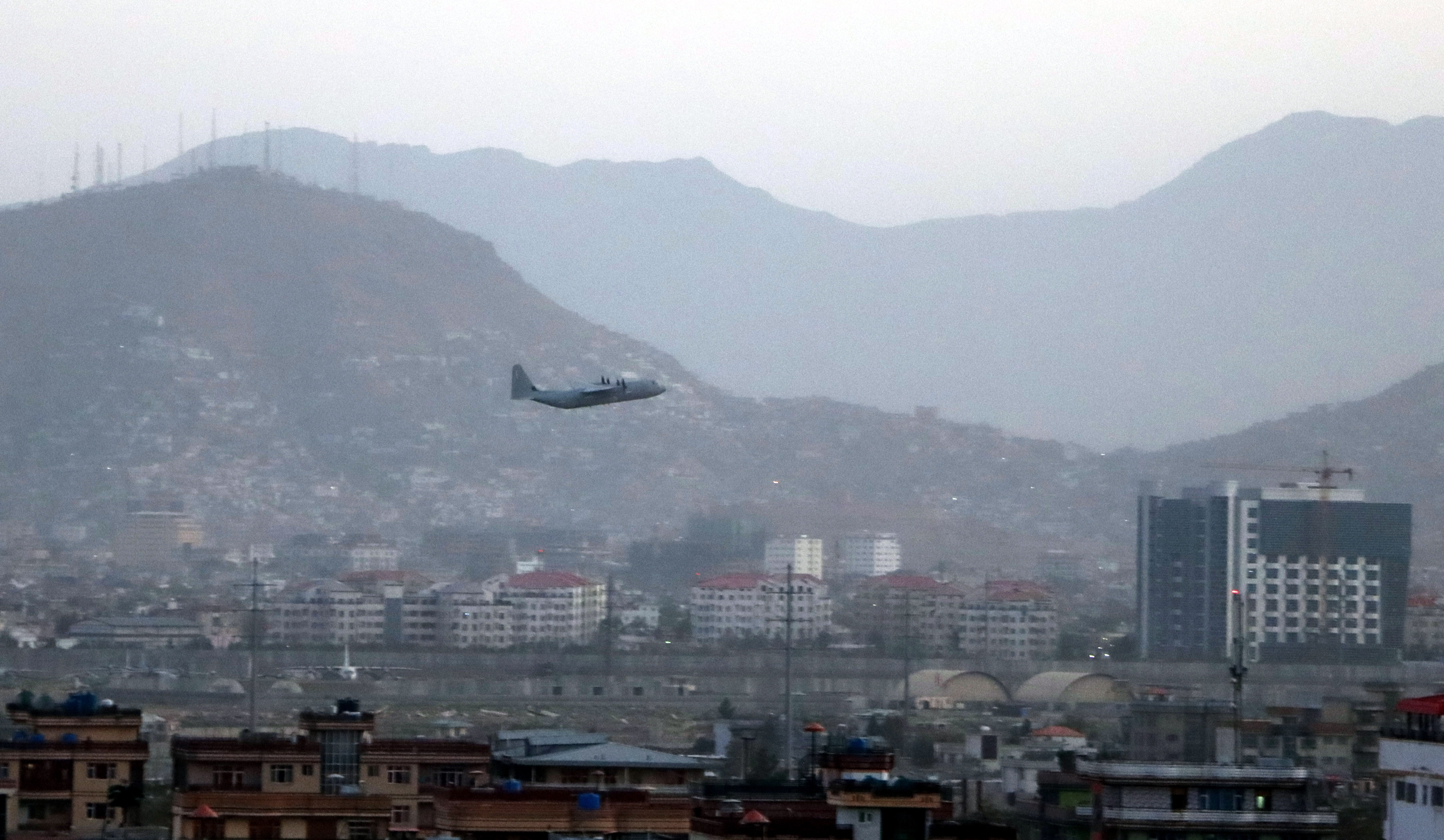 Estado Islámico se atribuyó atentado cerca del aeropuerto de Kabul