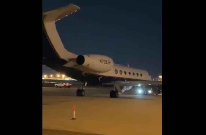 VIDEO: Momento justo en que llegó a Miami el avión con Alex Saab