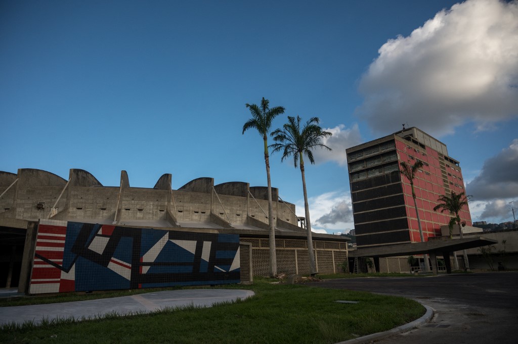 Universidades en Venezuela se alistan para clases semipresenciales en enero
