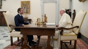 La crisis en Venezuela, tema de discusión durante la reunión entre Emmanuel Macron y el papa Francisco