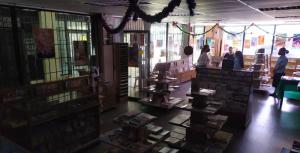Explosión de transformadores dejó sin electricidad desde hace más de dos meses a librería en Puerto Ordaz