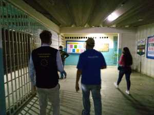 Comenzaron a llegar los observadores europeos a los centros de votación de Barcelona