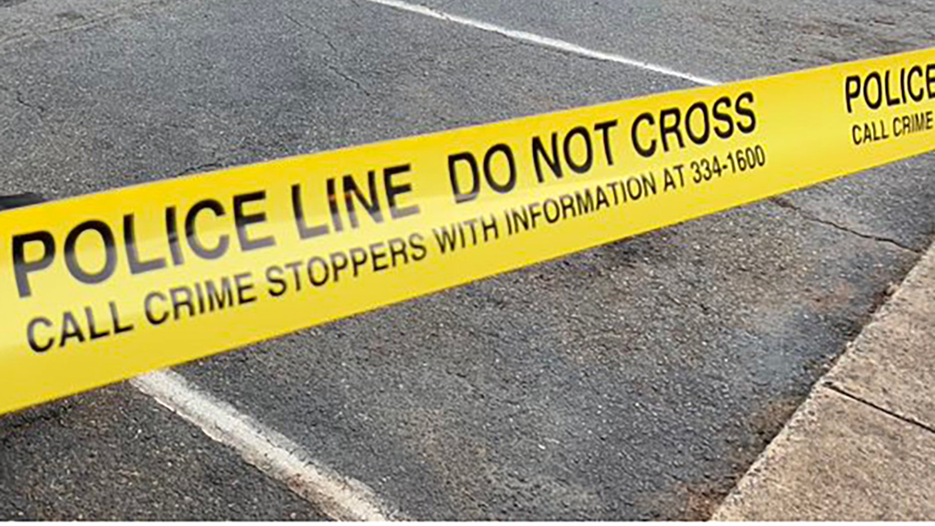 Escena aterradora: Policía de Carolina del Norte mató a sujeto mientras este apuñalaba a su hijastra