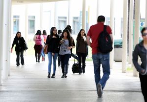 Jóvenes inmigrantes en EEUU podrán beneficiarse de becas universitarias sin necesidad de Daca ni TPS