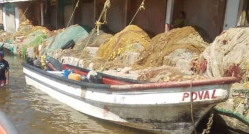 Pescadores varguenses fueron hallados en costas de Aragua tras varios días a la deriva (Fotos)
