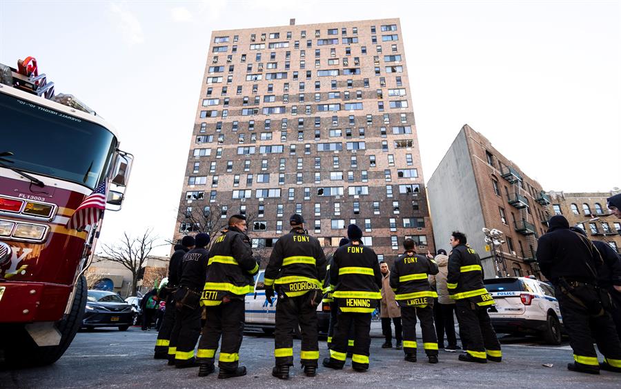 Supervivientes del incendio de Nueva York reclaman indemnización de mil millones de dólares