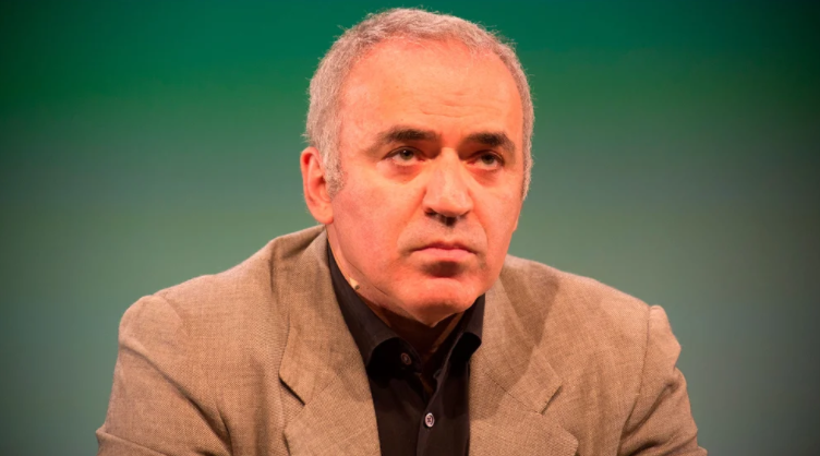 Kasparov dijo que políticos occidentales son responsables de que Navalni muriera en las garras de Putin
