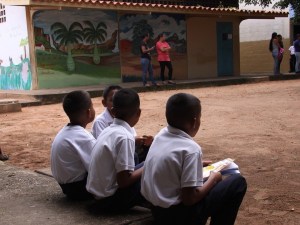 Inicio del nuevo año escolar en Venezuela pende de hilo por falta de condiciones