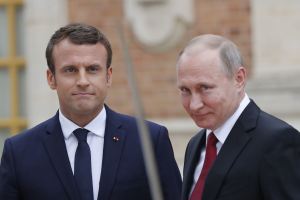 Putin le afirmó a Macron que Rusia no busca atacar centrales nucleares en Ucrania
