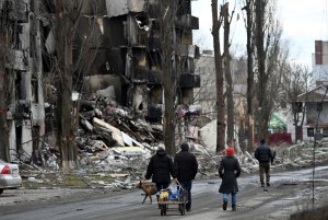 Borodianka, una ciudad en ruinas emerge tras la retirada de las tropas rusas (Fotos)