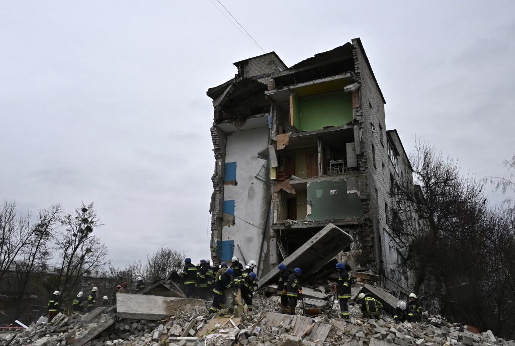 Hallaron 26 cadáveres en dos edificios destruidos en Borodianka, Kiev