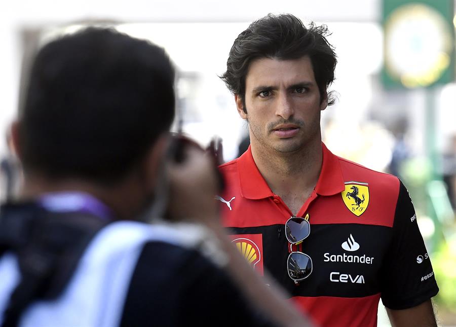 Ferrari renueva el contrato de Carlos Sainz dos años más