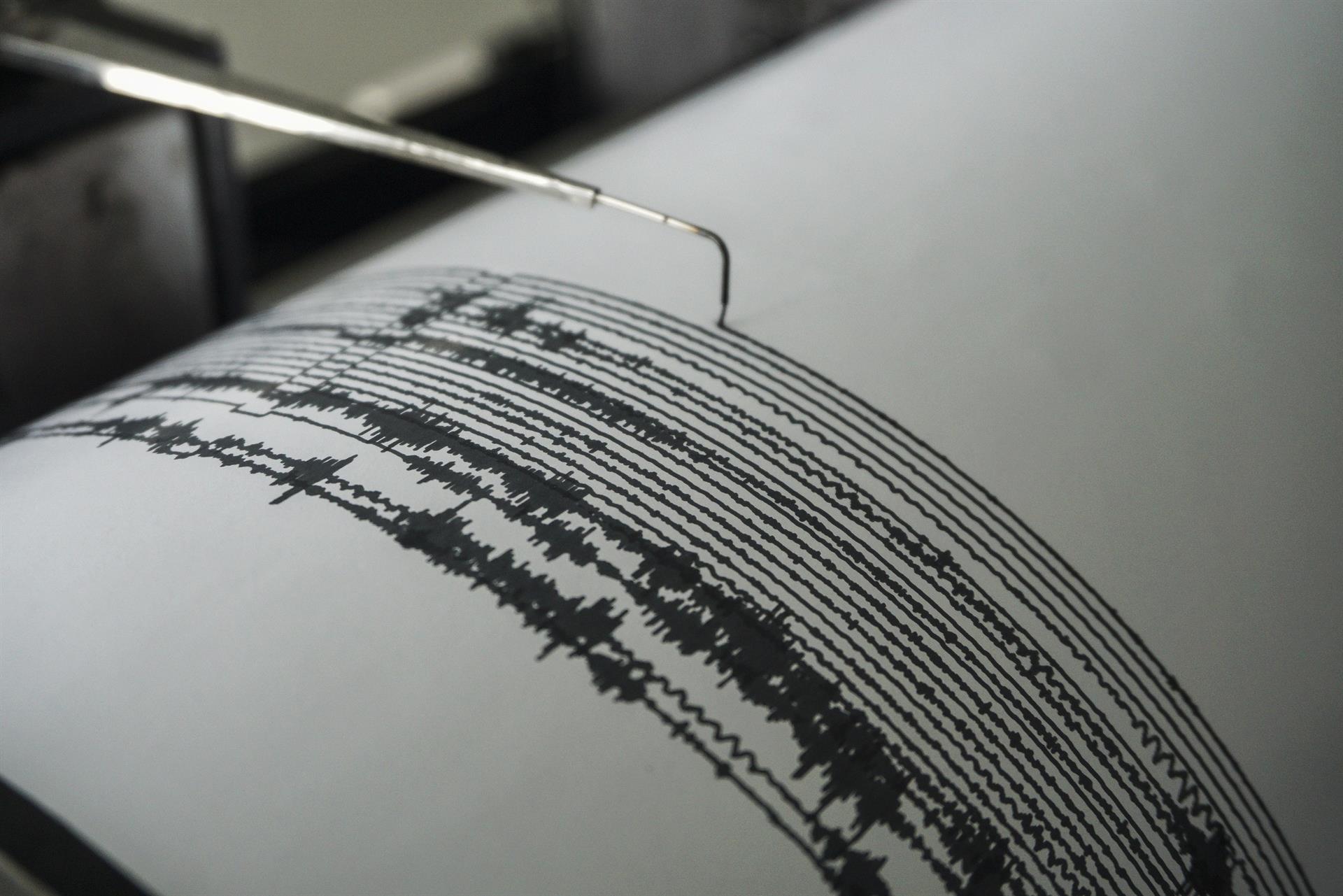 Fuerte sismo de magnitud 7,4 sacudió el centro de México