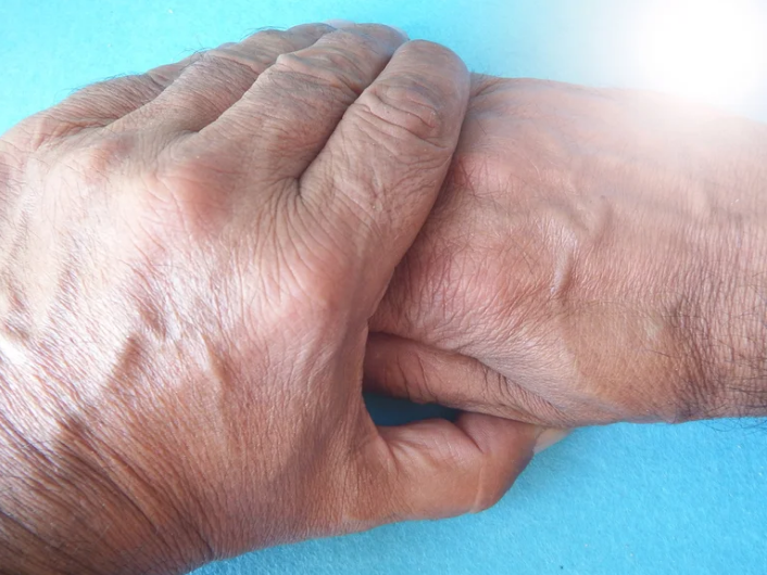 Un análisis de sangre podría predecir el Parkinson siete años antes de los síntomas