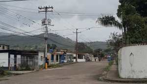 Más de 28 horas sin energía eléctrica en caseríos de la vía principal hacia la frontera del Táchira