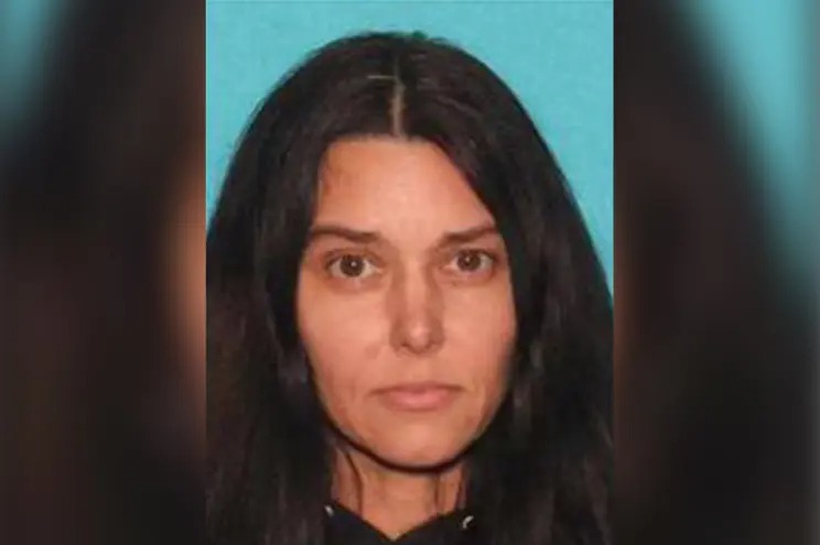 Una carta anónima llevó a la detención de una mujer por el asesinato de su novio en California hace más de 20 años