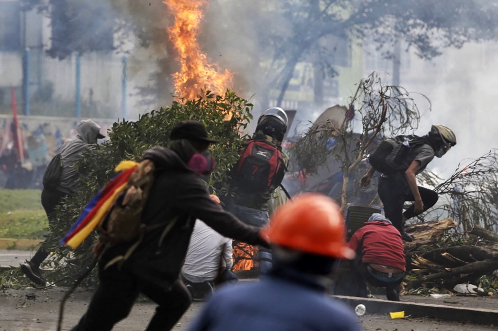 Indígenas intentaron irrumpir en el Congreso de Ecuador tras 11 días de disturbios