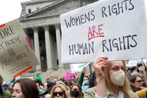 Grandes empresas de EEUU comprometidas a garantizar acceso al aborto legal de sus empleadas