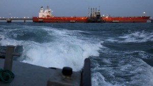France wants Irán, Venezuela return to oil markets