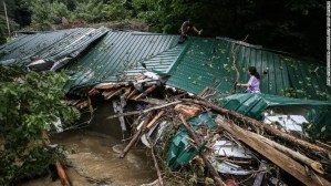 Inundaciones mortales en Kentucky: Van 25 muertos y la cifra podría duplicarse
