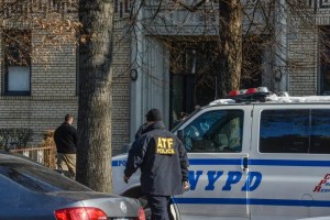 “Sangre por todas partes”: Una bala perdida mató a una mujer dentro de su dormitorio en Nueva York