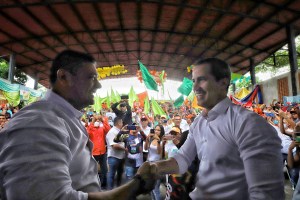 Guaidó continúa su recorrido por Barinas: Seguimos en las calles luchando por la democracia (FOTOS)