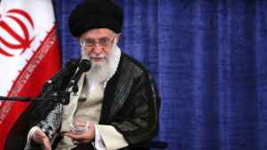 Líder supremo de Irán acusa a EEUU e Israel de fomentar “disturbios” en el país
