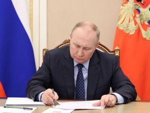 Putin firmó ley que castiga los llamados a actuar contra la seguridad de Rusia