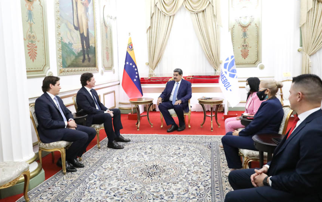 Maduro sostuvo reunión con el presidente de la Conmebol