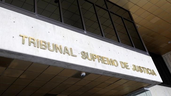 Exiled Venezuelan judges hire U.S. lawyers for sanctions work
