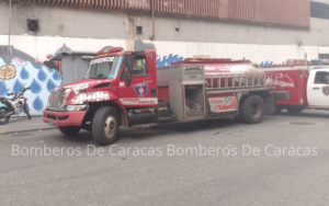 Bomberos evacuaron a más de 150 vecinos para apagar incendio en La Candelaria